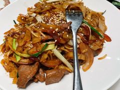 干炒牛河-汤城小厨•粤菜•靓汤(西直门凯德MALL店)