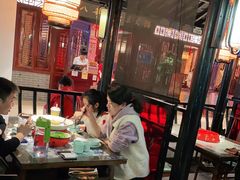 大堂-卢大鲜鱼头捞饭(美利广场店)