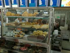 面包甜点陈列柜-护国寺小吃(安定门店)