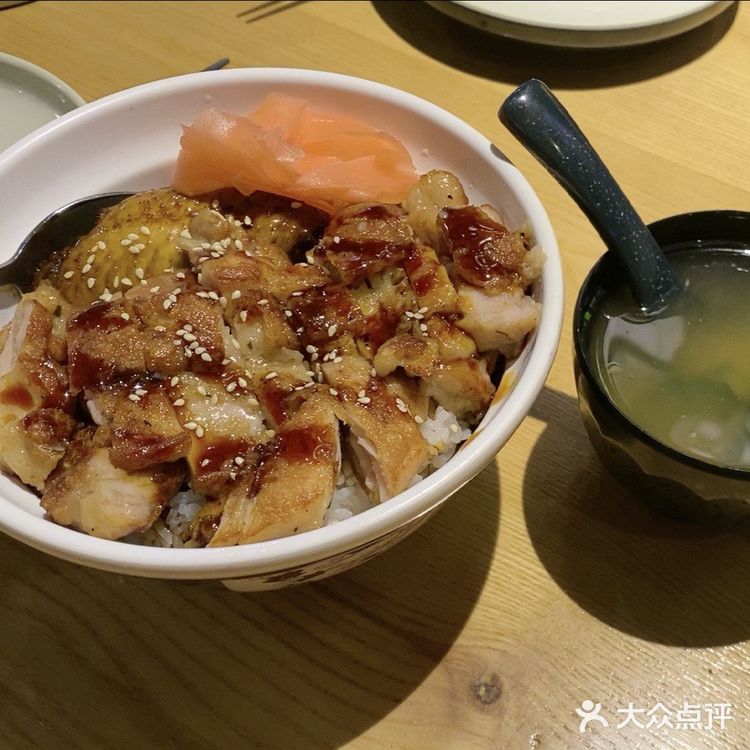 我非常推荐这家茶餐厅，相信你会喜欢上这里的食物和服务