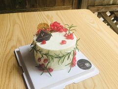 森系石榴动物奶油蛋糕-艾加柒克蛋糕茶歇甜品台(春熙路店)