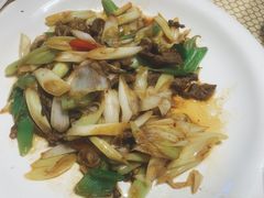 葱爆羊羔肉-巴扎美食·新疆菜·西域歌舞表演餐厅(新疆大厦店)