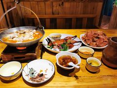 -老滇山寨•云南特色菜•地方菜•民族风情歌舞表演(金碧店)