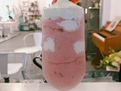 草莓冰沙-MZ猫咖