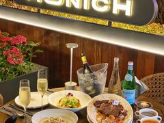 -MONICH牛排融合餐厅(和义大道购物中心店)