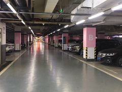 -证大·大拇指广场-地面停车场