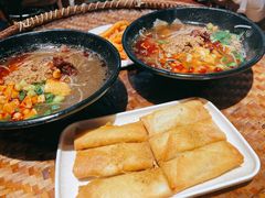 -爆炸头阿姨小四川正宗川味小吃(无任何分店)