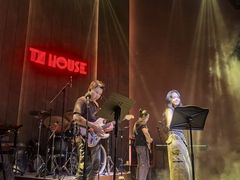 -TZ House音乐现场(来福士中心店)