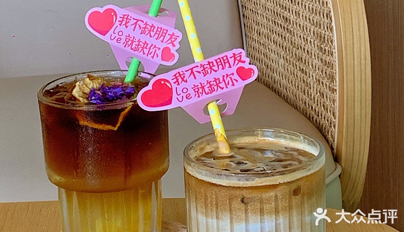 汉街临🈳咖啡馆里装满了“神奇宝贝”