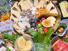 -楠小云·云南鲜牛野生菌自助火锅(九眼桥店)