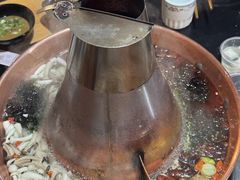 -果松木炭酸菜铜火锅·外婆参鸡汤