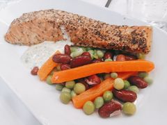 烤三文鱼配时蔬-宜家·瑞典风味餐厅(北京西红门店)