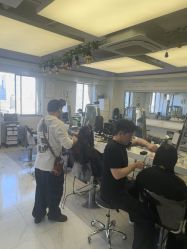 -镁连社·美联社