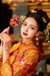 点击看大图 -艾拉·女王婚纱礼服馆