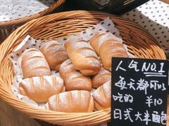 -沁屋面包店(人民东路店)