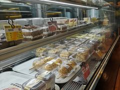面包甜点陈列柜-新侨三宝乐面包店(崇文门店)