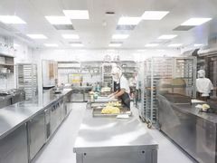 -鲍师傅糕点(百盛西南商都店)