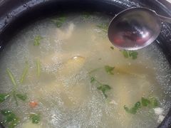 -果松木炭酸菜铜火锅·外婆参鸡汤