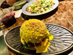 瀑布芝士牛肉汉堡-Let'sBURGERplus·非常创意汉堡(三里屯店)