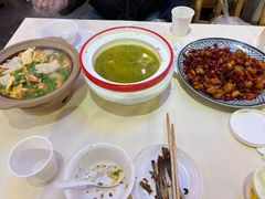 -霄汉牛三鲜湖北砂锅菜(万松园2店)