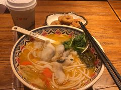 酸菜鱼套餐粉-鑫花溪牛肉米粉(文星广场店)