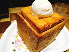 面包诱惑-蜜桃餐厅·伴山(绿宝广场店)