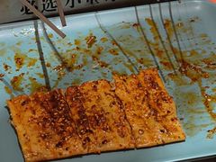 -小董哥烤串·爆汁大油边(故宫店)