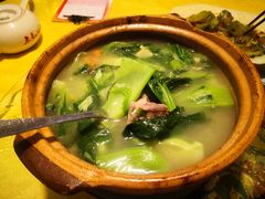 咸猪骨煲淋芥菜-华信美食