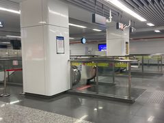 -盈丰路(地铁站)