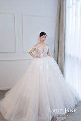 -Lady  Jane高端婚纱礼服馆