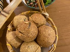 -包整·丝娃娃(一览甲秀楼风景店)