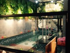 -宠小格时尚宠物生活馆(唐镇店)