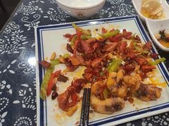 -八两八金·莱芜特色炒鸡(市南漳浦路店)