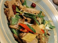 回锅牛肉-半山腰·云南菜(侨福芳草地店)