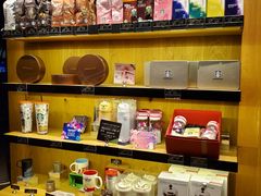 零售区-星巴克臻选(莘庄仲盛店)