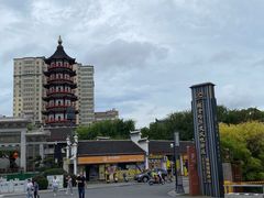 -绳金塔