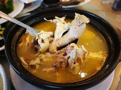 菌菇燕皮本鸡煲-三台山庄中餐厅