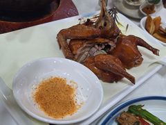 招牌爆汁红烧乳鸽-肥仔顺德菜(龙悦居店)