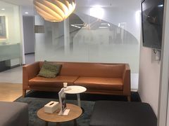 -杭州中沃沃尔沃4S店(滨江区店)