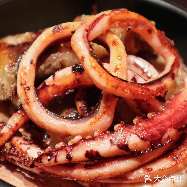 广州美食丨降温天，到氛围感十足的烧小小吃烤肉啦〜