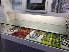 -提一眼镜·蔡司·依视路(小寨店)