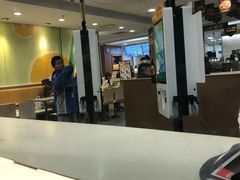 -麦当劳(轻轨曹杨路店)