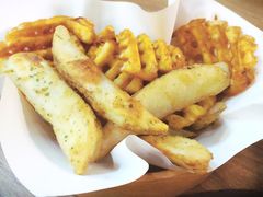 薯条拼-HIGH FIVE哈福手工汉堡(桂林路店)