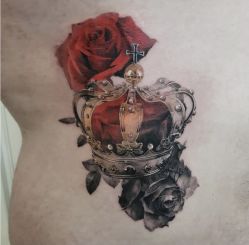 -鳌首刺青纹身 穿孔饰品店