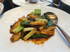 京葱爆炒鲍鱼-海味世家·家常菜馆(明州里店)