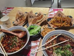 -魔都三兄弟酸辣粉·蘸卤炸串(虹桥万科店)