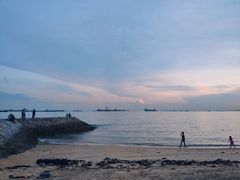 -东海岸人工湖美食村