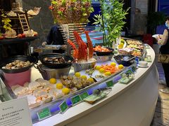 -亚洲国际大酒店·云顶阁旋转自助餐厅