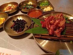 -草家酱蟹炭火烤肉店(珲春南路一店)