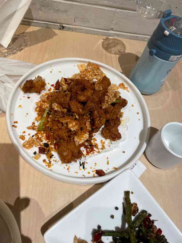 避风塘(镇江八佰伴店)-"避风塘环境优雅安静,八佰伴七楼,跟朋友两.